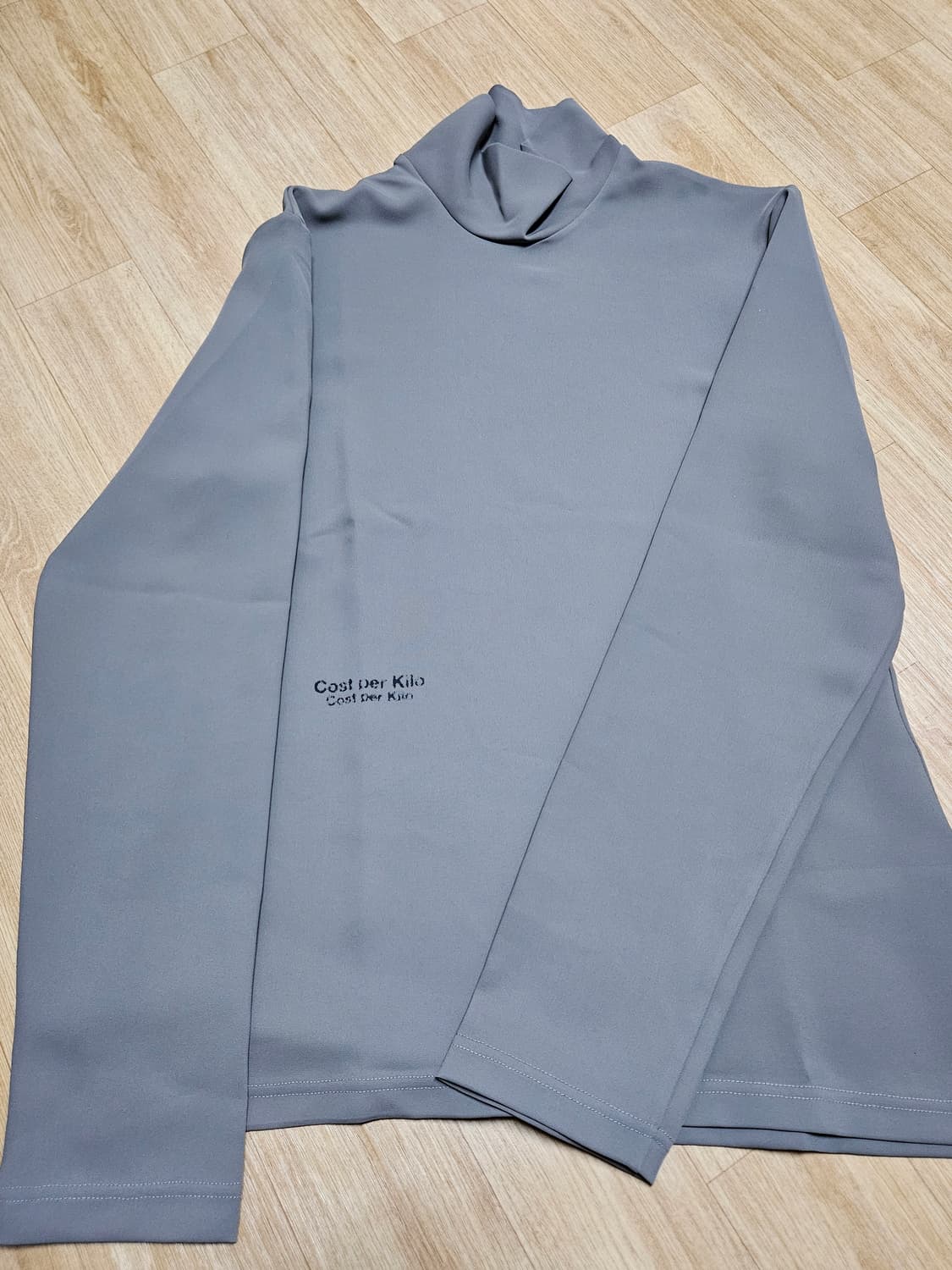 코스트퍼킬로 터틀넥 XL 상품이미지1