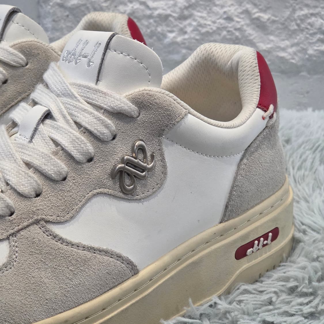 4q-19:abl-l 로우 컷 스웨이드 스니커즈 화이트/그레이 (245m 상품이미지2