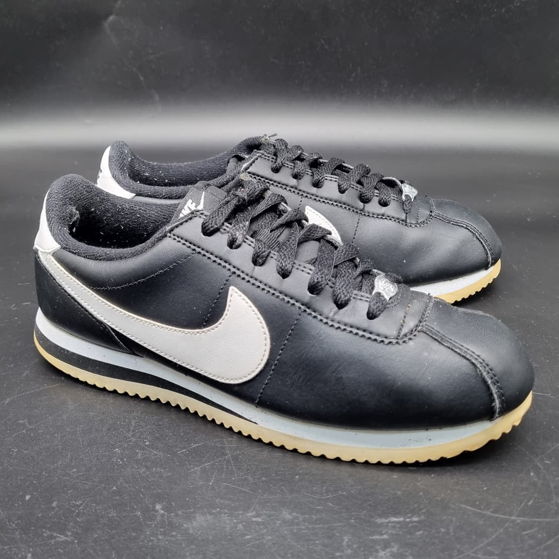 나이키 코르테즈 검흰 스니커즈250 상품이미지1