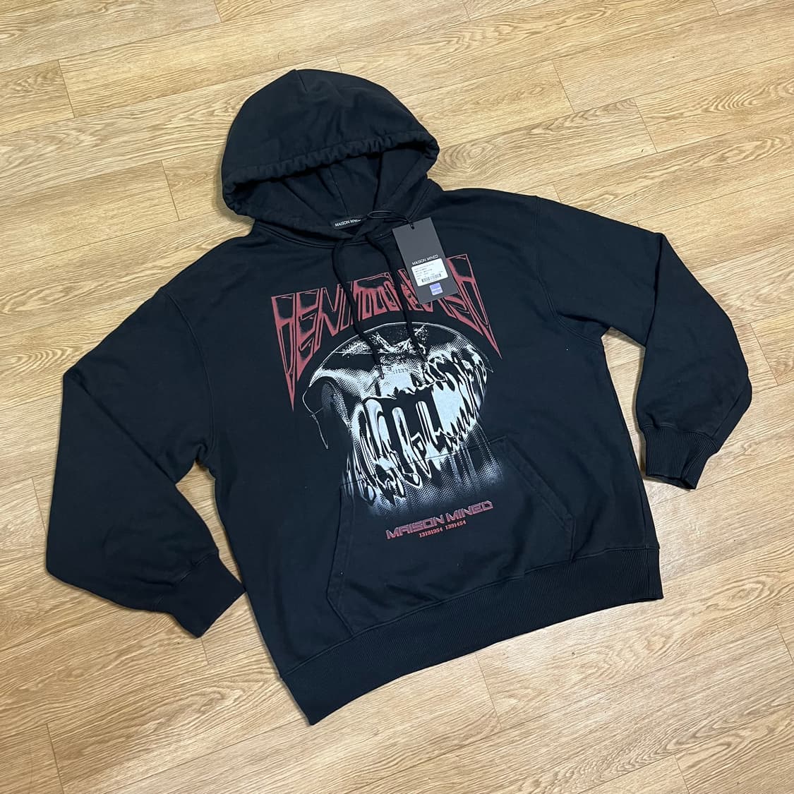메종미네드 크롭 후드티 STICKY VIVID HOODIE BLACK 상품이미지3