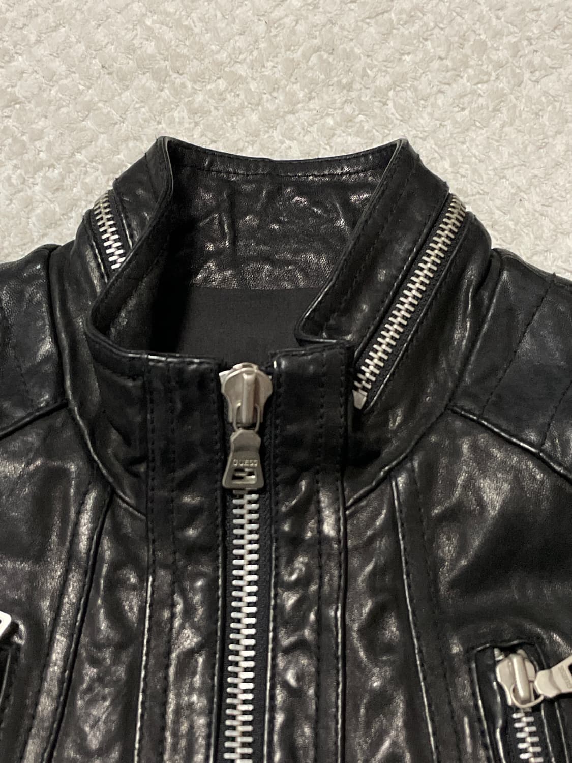 GUESS 웨스턴 무드 쉽스킨 양가죽 바이커 절개 레더 자켓 상품이미지4