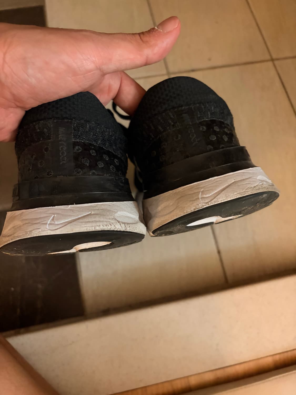 나이키 플라이니트 리액트 런닝화 285 상품이미지4