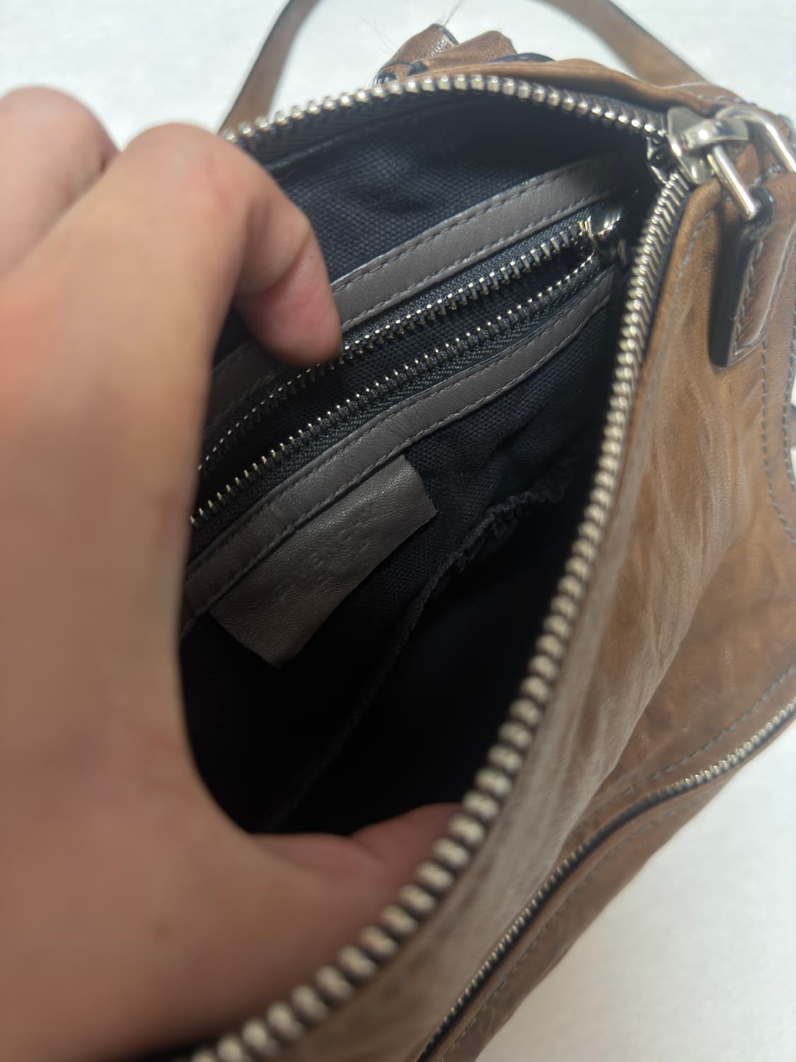 [ S ]지방시 판도라 링클 숄더백 브라운 스몰 상품이미지3