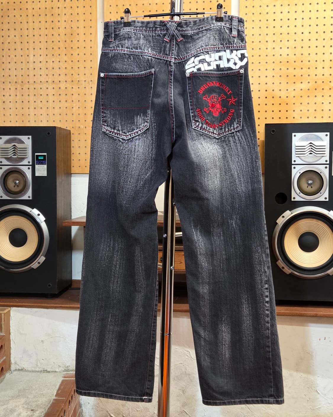 JPN 빈티지 스컬 자수 데님 팬츠 상품이미지3