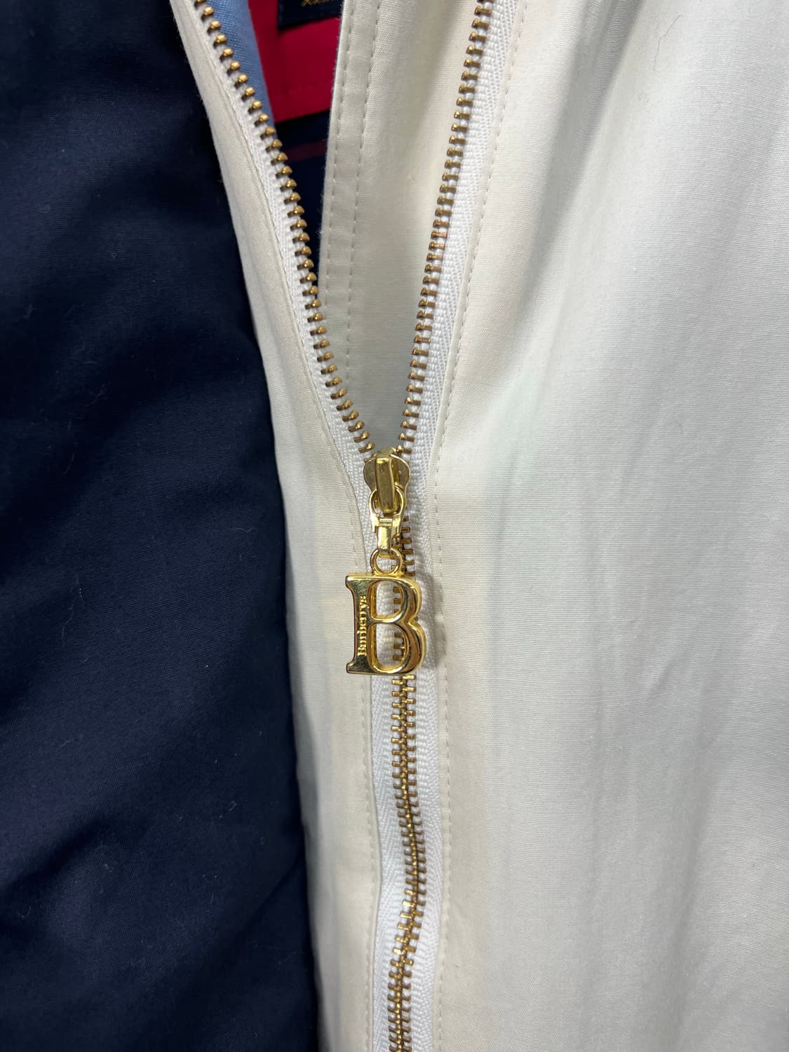 90s Burberry 금장 트렌치코트 상품이미지5