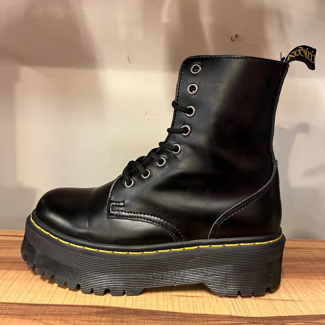닥터마틴 8홀 부츠 상품이미지3