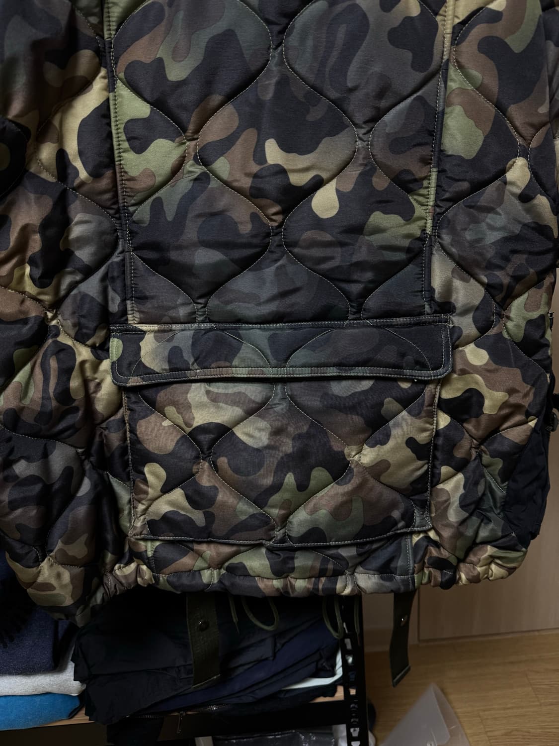 [M] 앤더슨벨 뉴 멀티 포켓 카모플라쥬 퀄티드 점퍼 샌드 상품이미지5