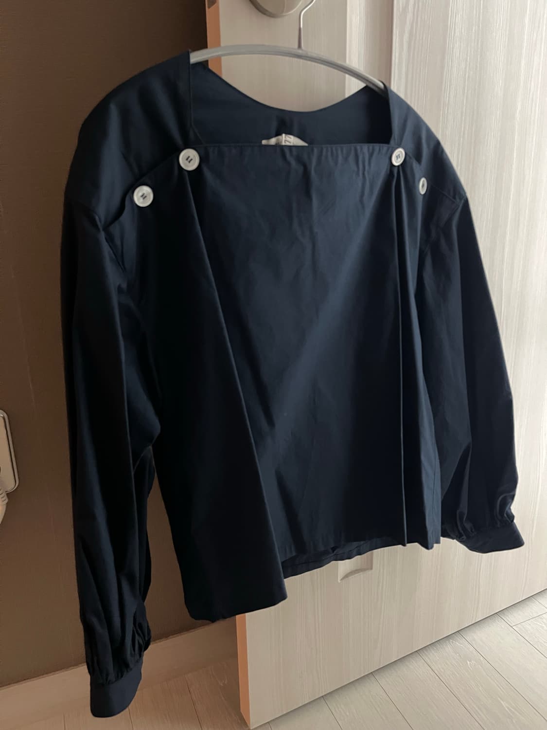 문달 가니 블라우스 딥네이비 상품이미지5