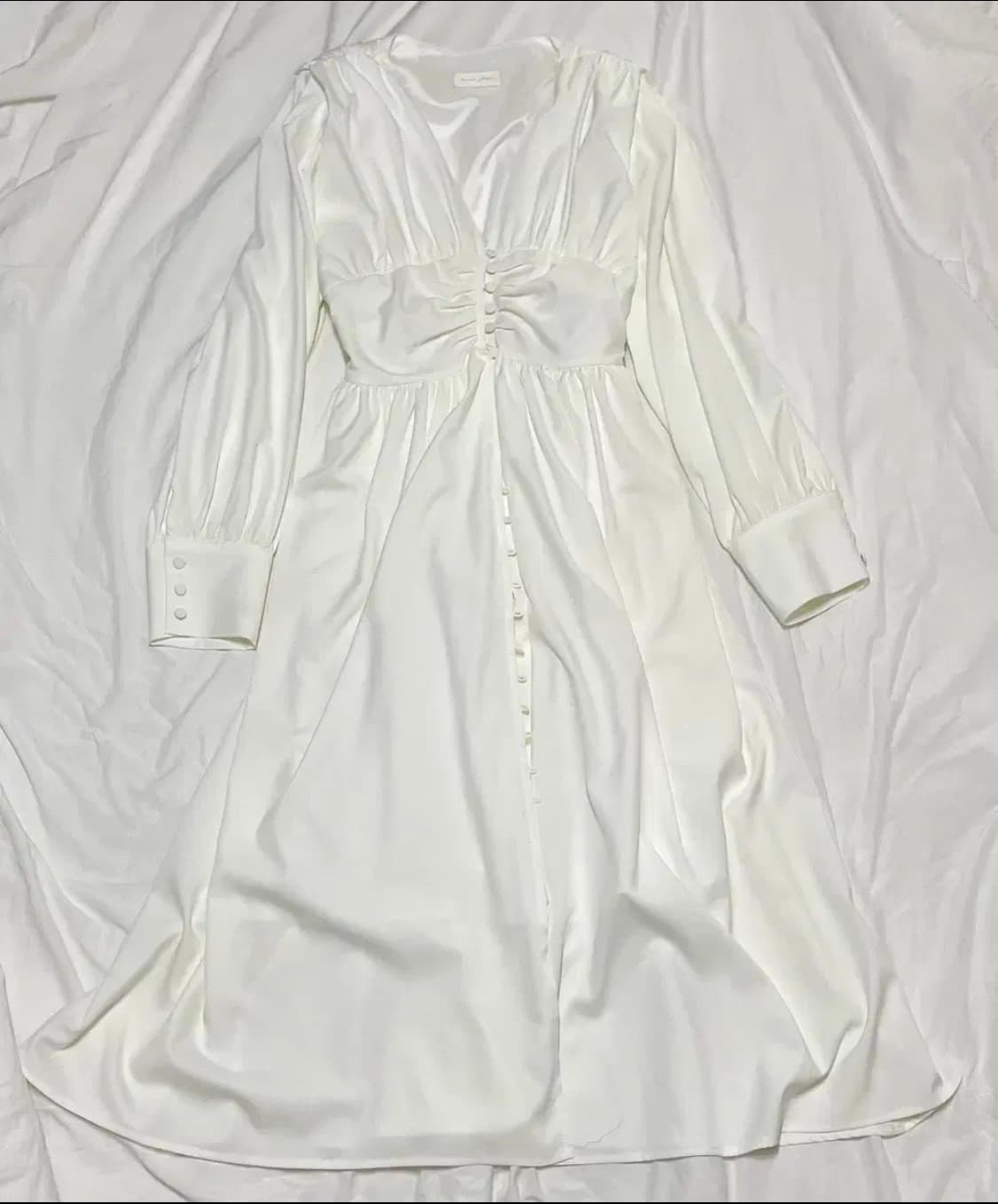 새상품 ) 화이트 비너스라인 로브원피스 상품이미지7