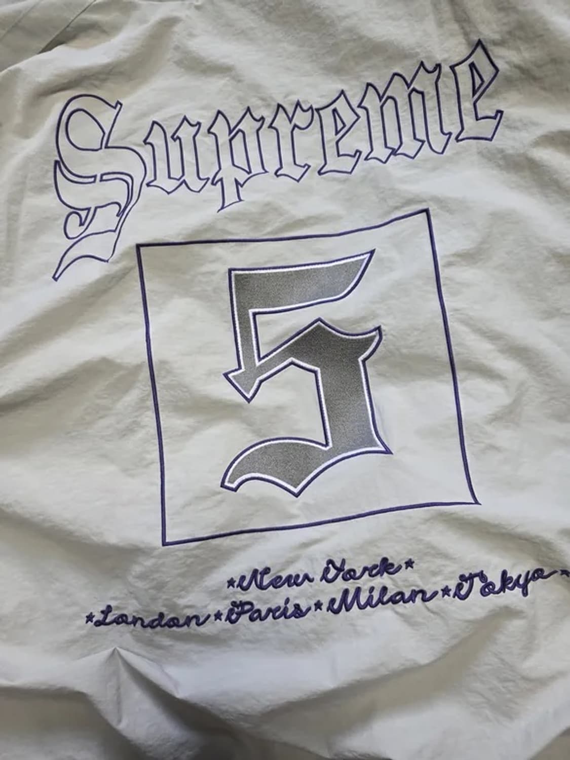 슈프림 올드 잉글리쉬 트랙 자켓 화이트 - 25SS 상품이미지2