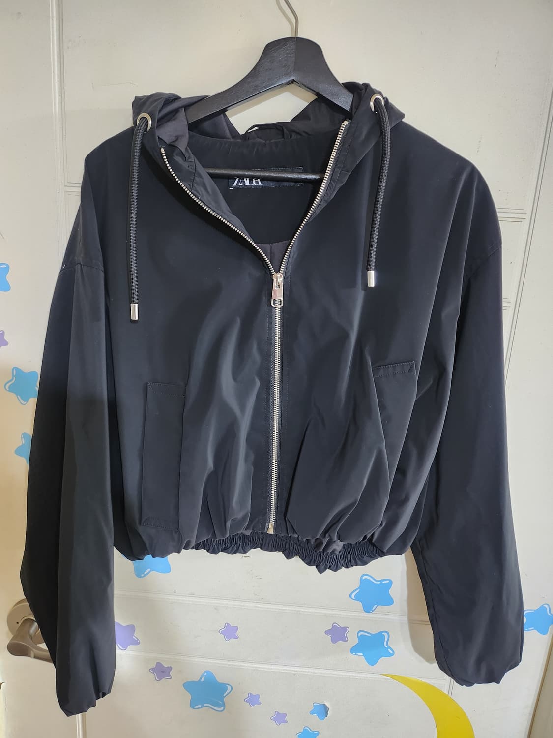 ZARA 블랙 후드 바람막이 상품이미지1