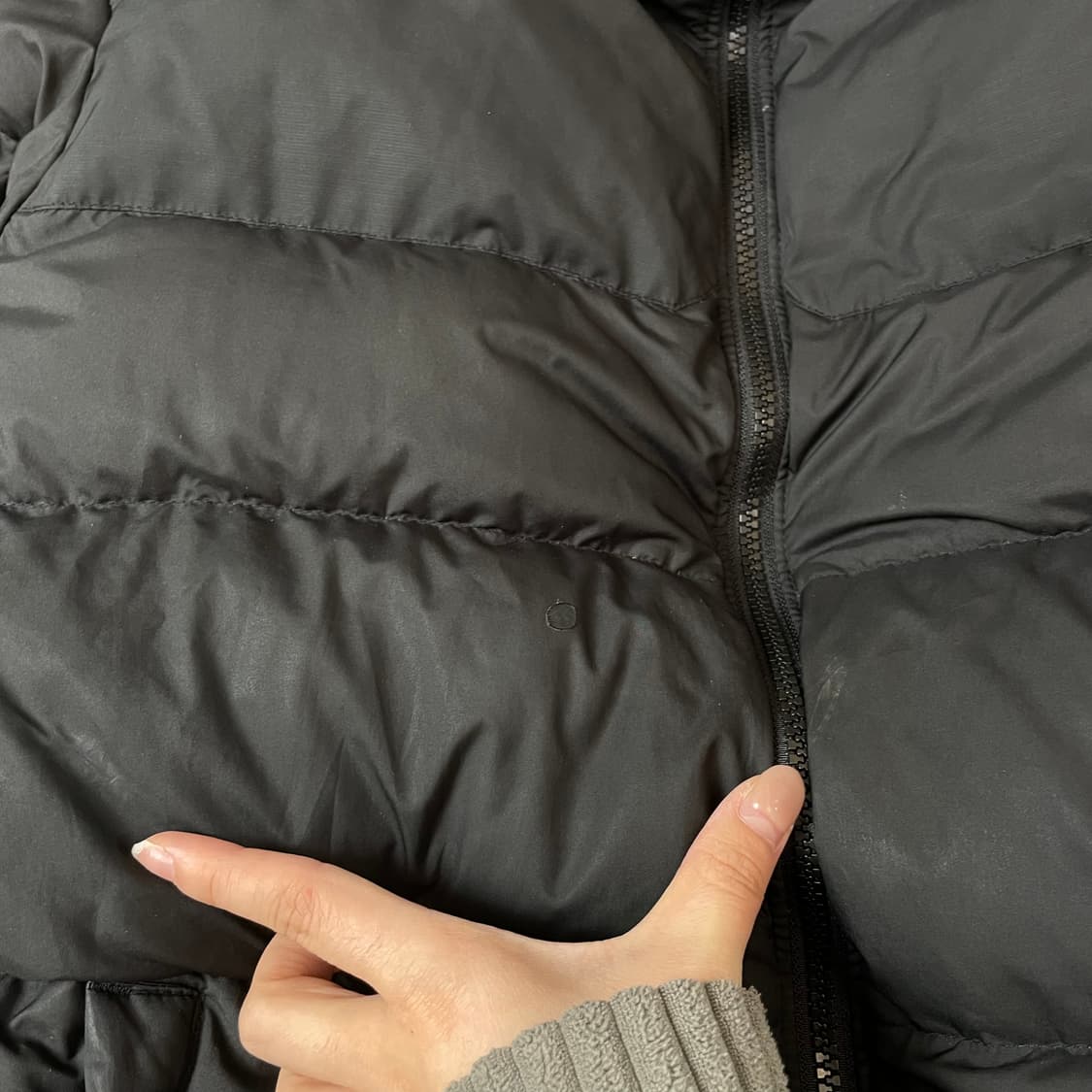 노스페이스 블랙 다운 패딩 L 상품이미지4