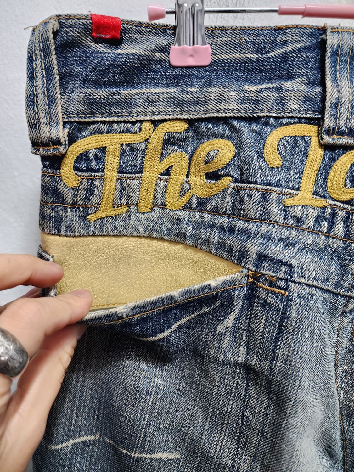 TAKE TWO 가죽배색 자수레터링 올드스쿨 청바지 상품이미지4