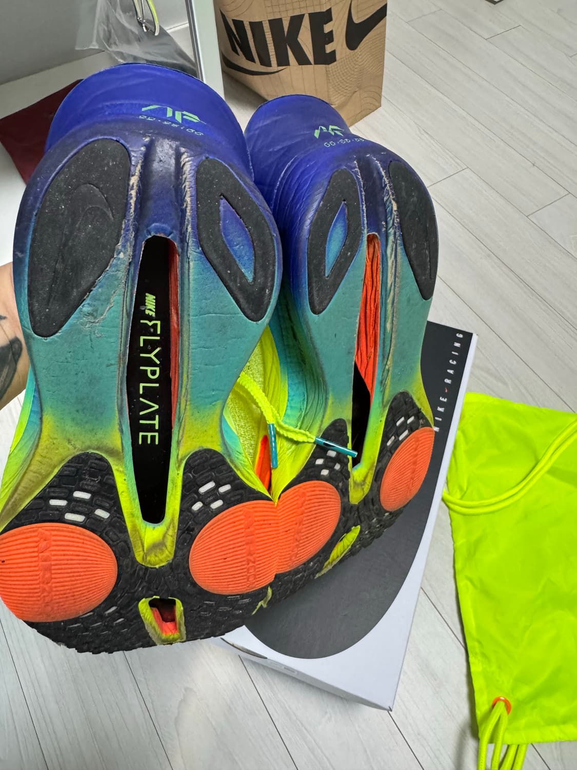 (265)나이키 에어 줌 알파플라이 넥스트% 3 볼트 상품이미지5