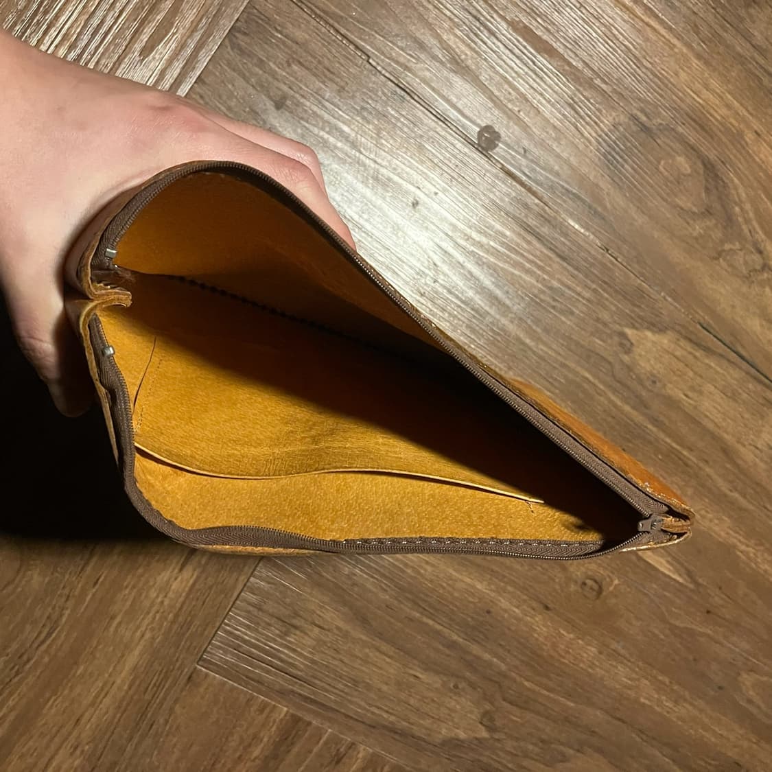 수공예 레더 브라운 파우치 상품이미지4