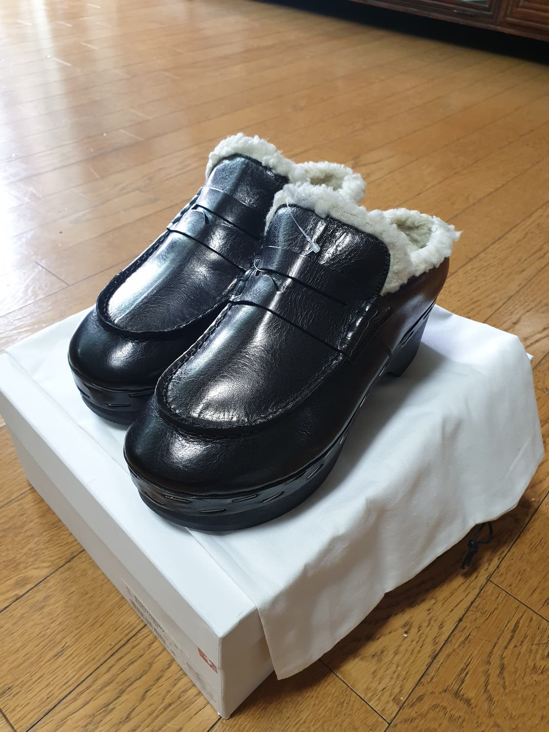 새상품 사이즈36 mm6 클로그 상품이미지4