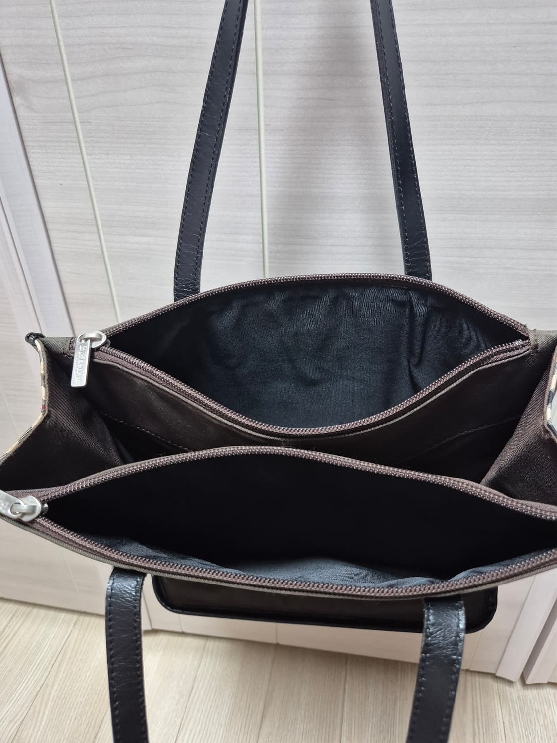 (정품) BURBERRY 버버리 숄더백 노바체크 블랙 가방 토트백 상품이미지7