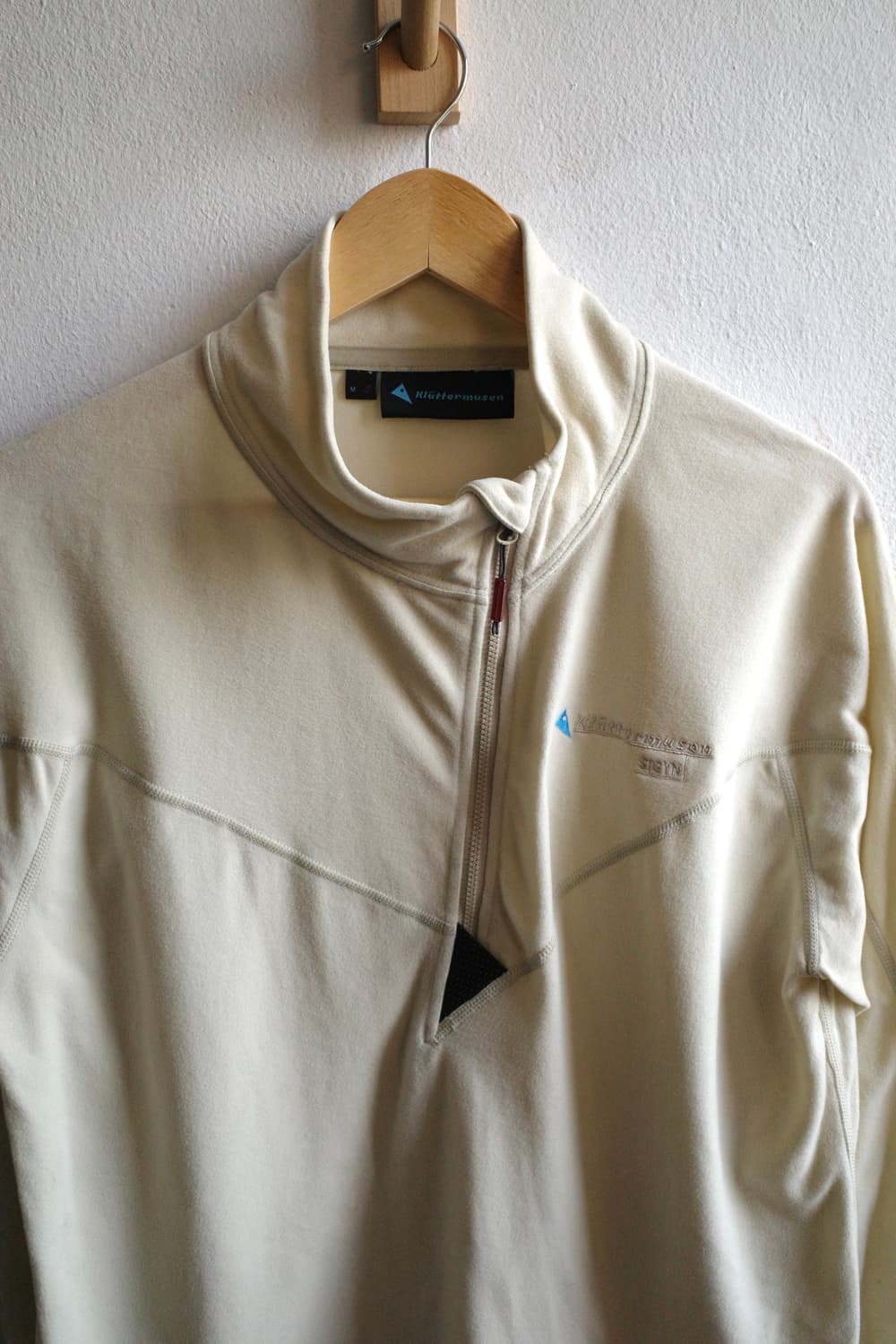 클라터뮤젠 시긴 하프집 스웨터 상품이미지3