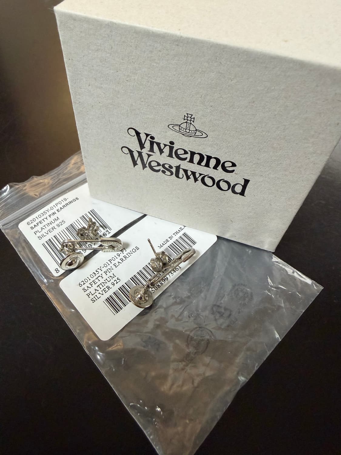비비안웨스트우드 세이프티 핀 옷핀 귀걸이 925 실버 상품이미지1