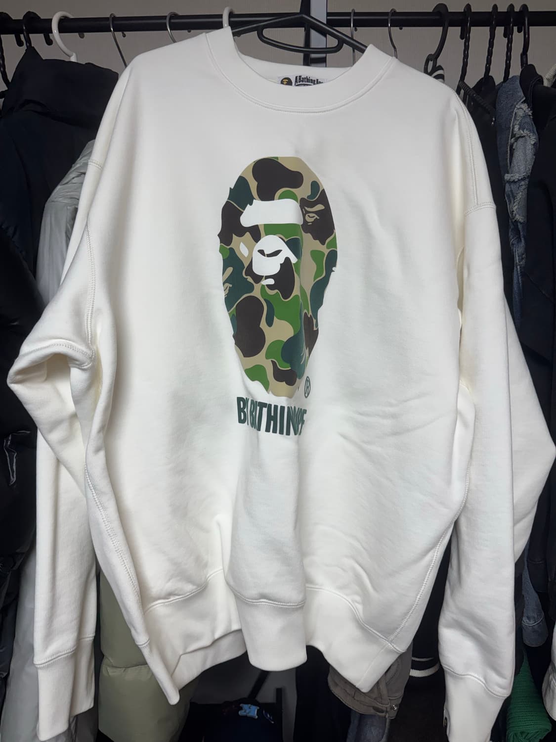 베이프 맨투맨 상품이미지1