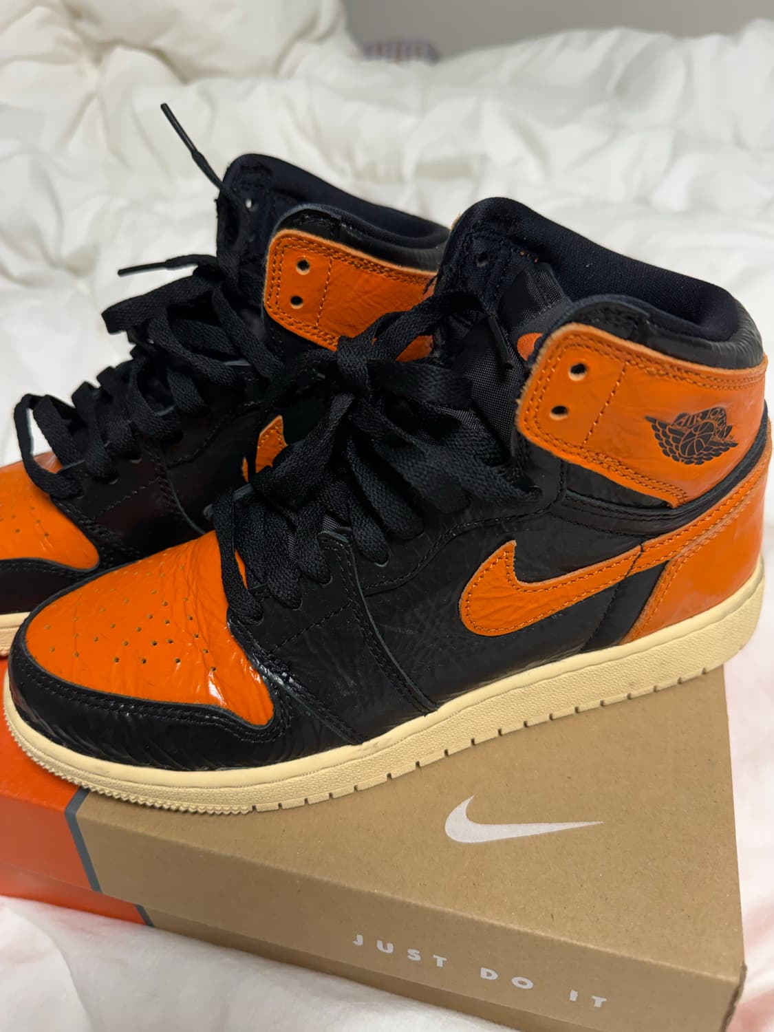 240 (GS) 조던 1 레트로 하이 OG 쉐터드 백보드 3.0 240 상품이미지1