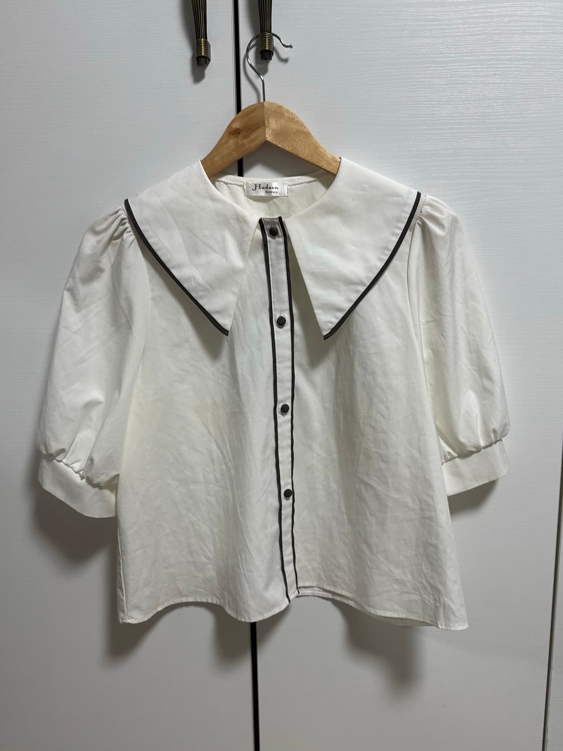 Hudson honey 빅카라 블라우스 상품이미지1