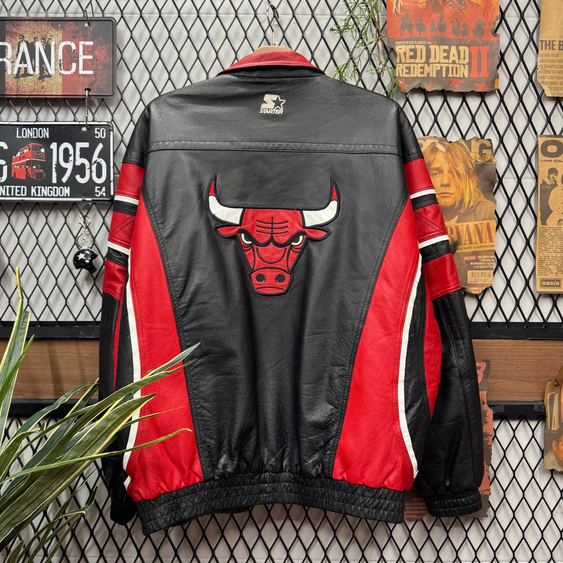 90s 스타터 X 시카고불스 NBA 가죽자켓 후면 빅로고 디테일 레드 상품이미지2