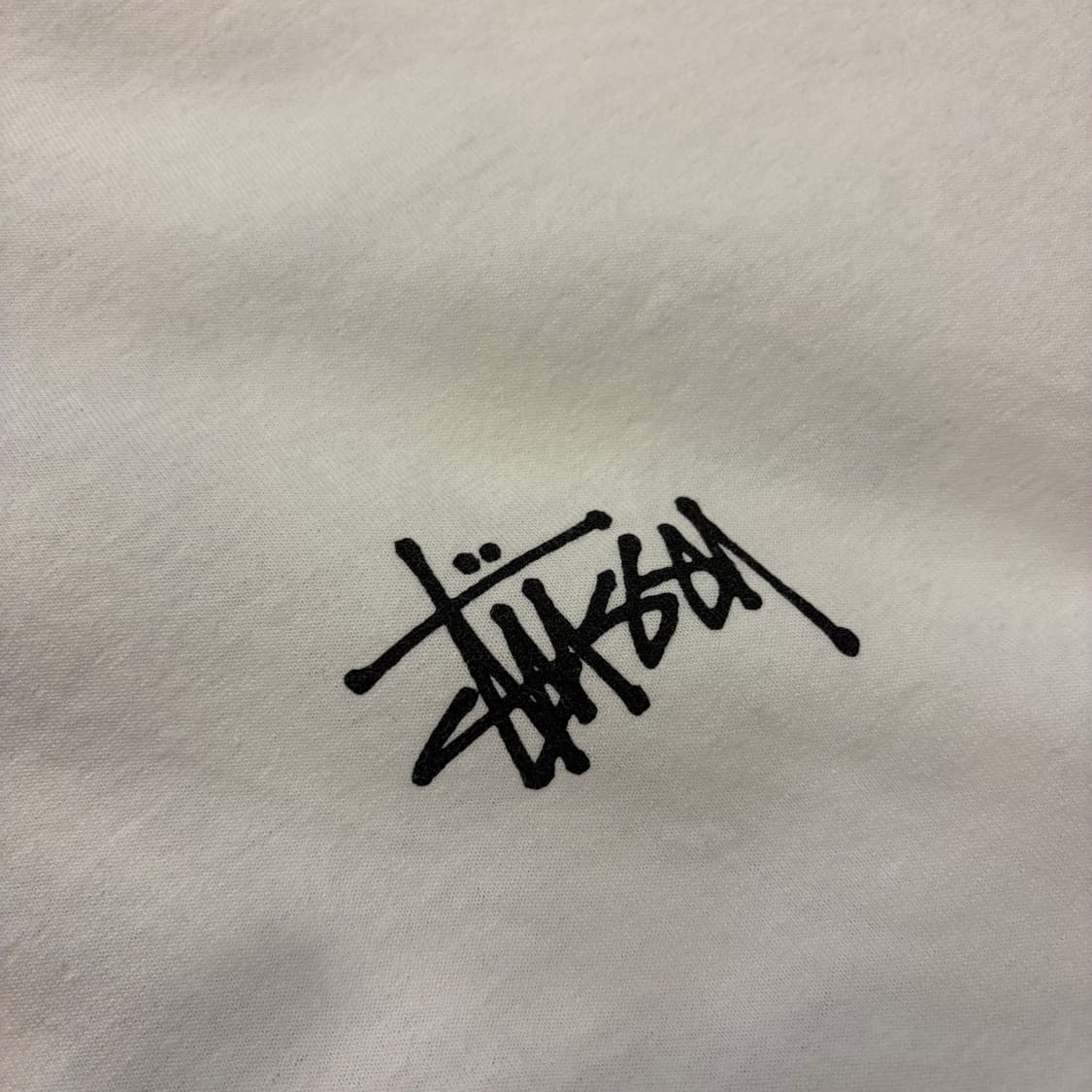 [L] 스투시 베이직 로고 반팔 티셔츠 화이트 D527 상품이미지4