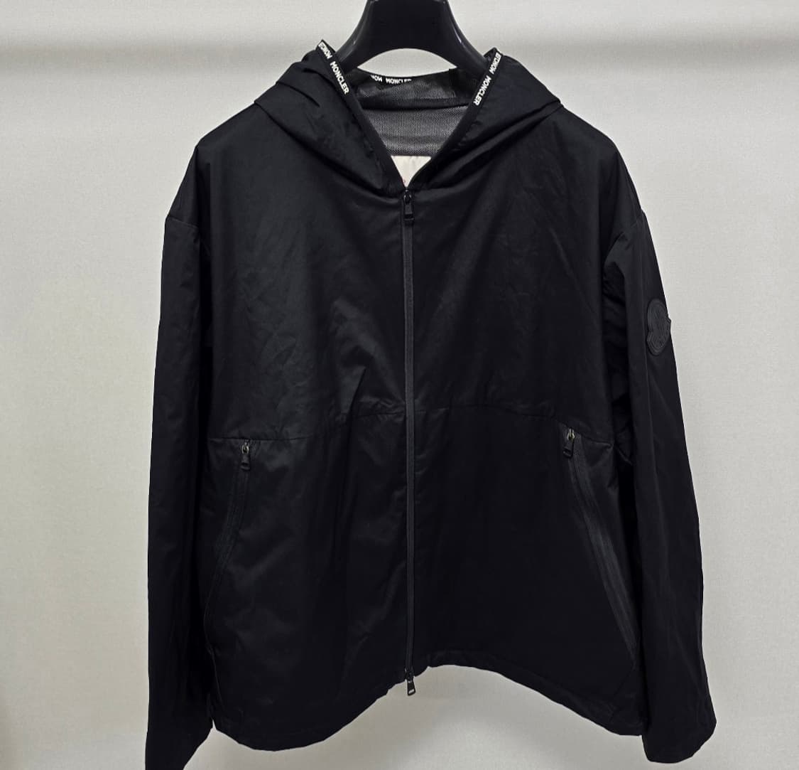 몽클레어 블랙 와펜 바람막이 자켓 7사이즈 110 115 판매 상품이미지1