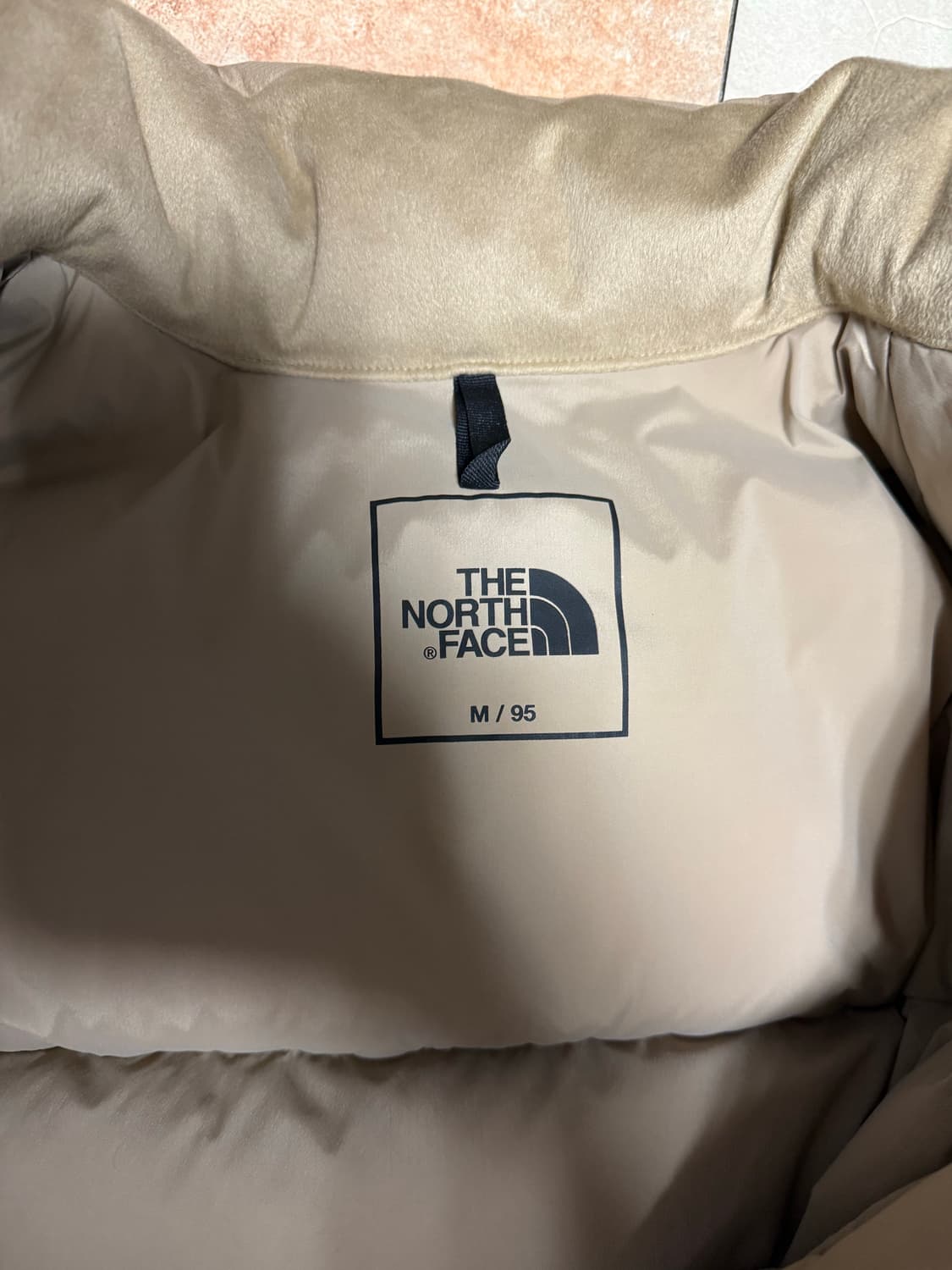 노스페이스 다운 패딩 베이지 판매합니다 상품이미지5