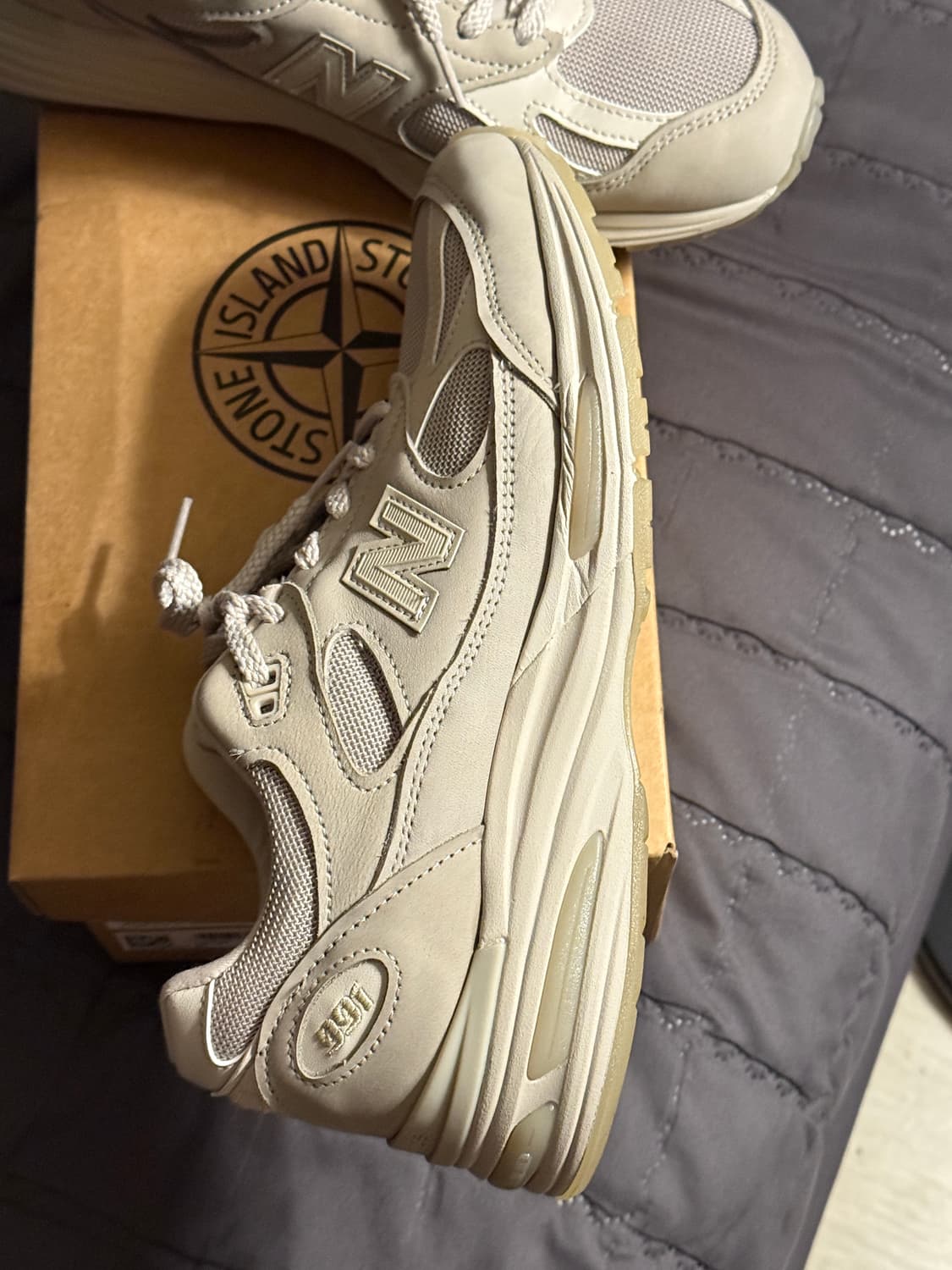 뉴발란스 X 스톤아일랜드 991v2 UK Sand 상품이미지4