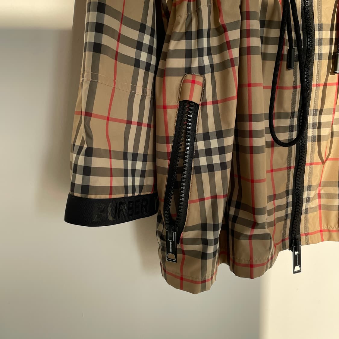 버버리 노바 체크 스트링 바람막이 상품이미지3