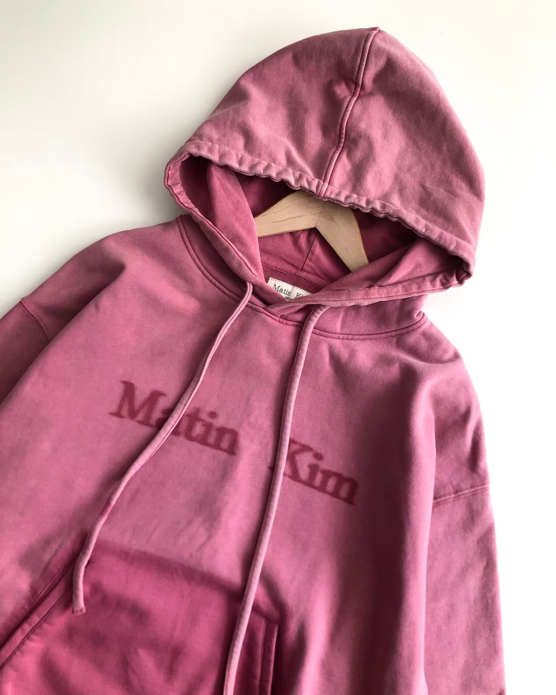 Matin Kim 마뗑킴 피그먼트 핑크 후드티 상품이미지4