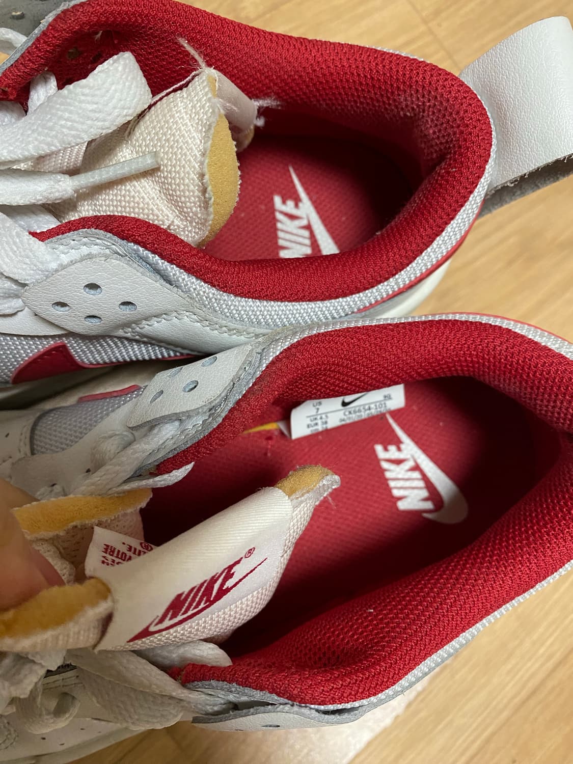 나이키 덩크 로우 디스럽트 짐레드 상품이미지4