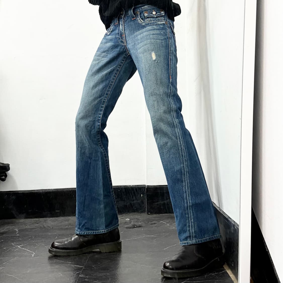 트루릴리전 부츠컷 데님 팬츠 상품이미지2