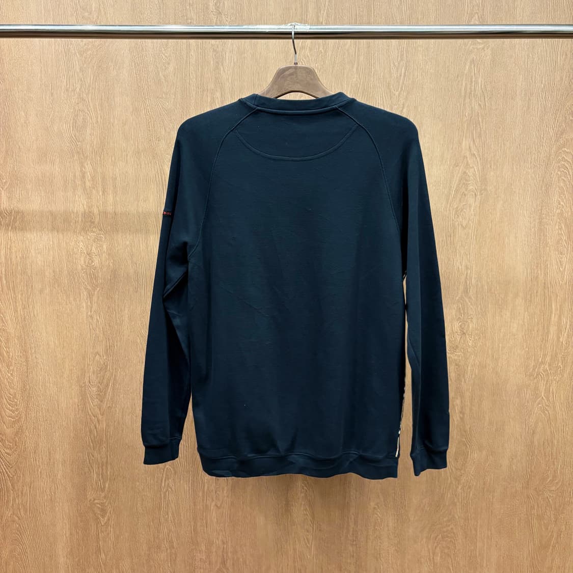 버버리 골프 코튼 긴팔 맨투맨 사이드 와펜 레글런 디테일 네이비 상품이미지3