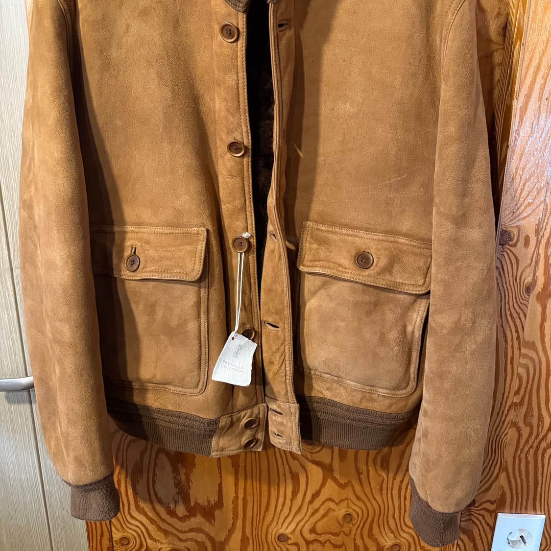 브루넬로 쿠치넬리 A-1 스웨이드 보머 자켓 판매 합니다. 상품이미지3