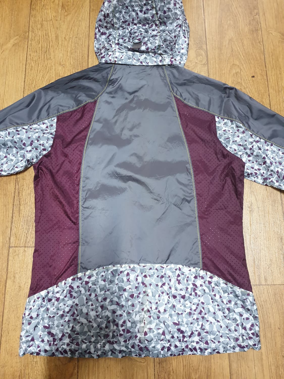 1019 컬럼비아 옴니쉴드 바람막이 90~95 사이즈입니다 상품이미지5