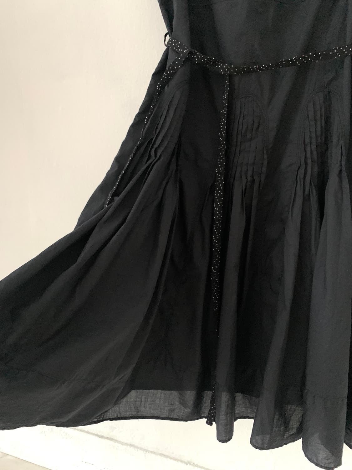 Black Pleated Midi Dress 상품이미지10