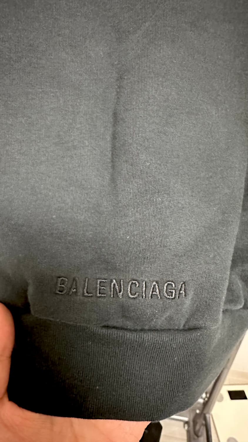 정품 발렌시아가 심슨 20주년 콜라보 크랙 후드티 판매합니다 상품이미지7