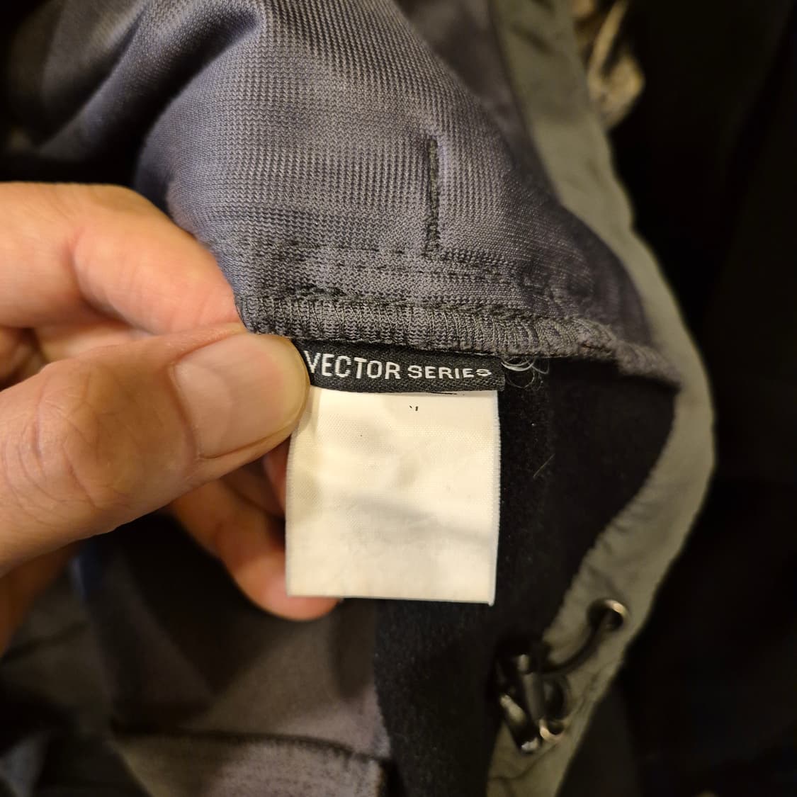 105 노스페이스 블랙 조끼 상품이미지5