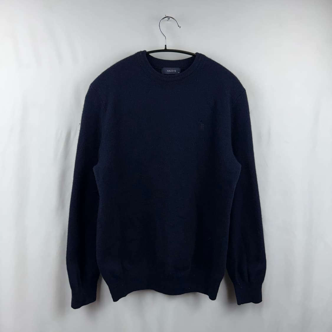 (100) 헤지스 울 혼방 라운드 니트 네이비 상품이미지2