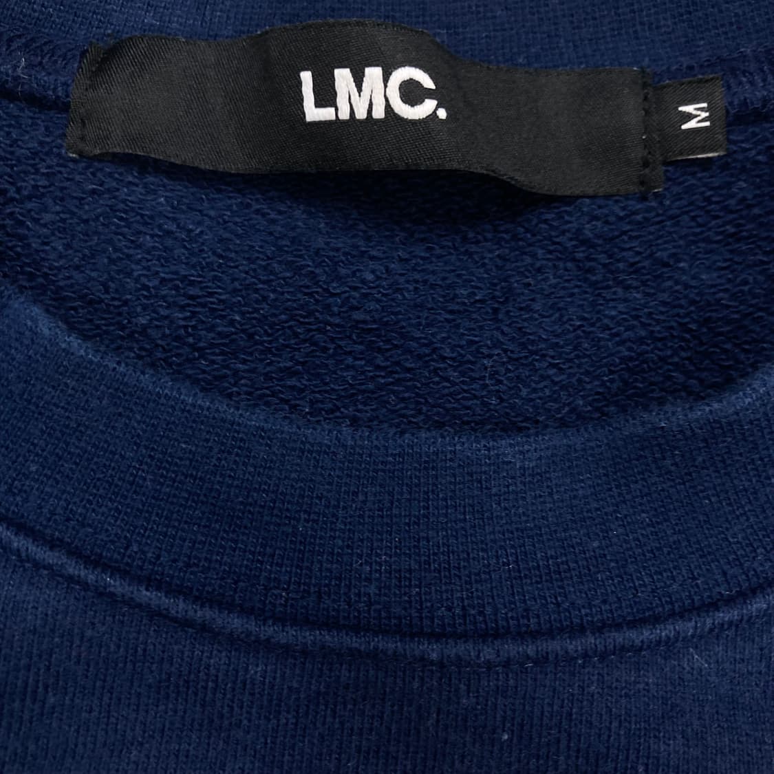 LMC 네이비 컬러 빅로고 맨투맨 상품이미지3