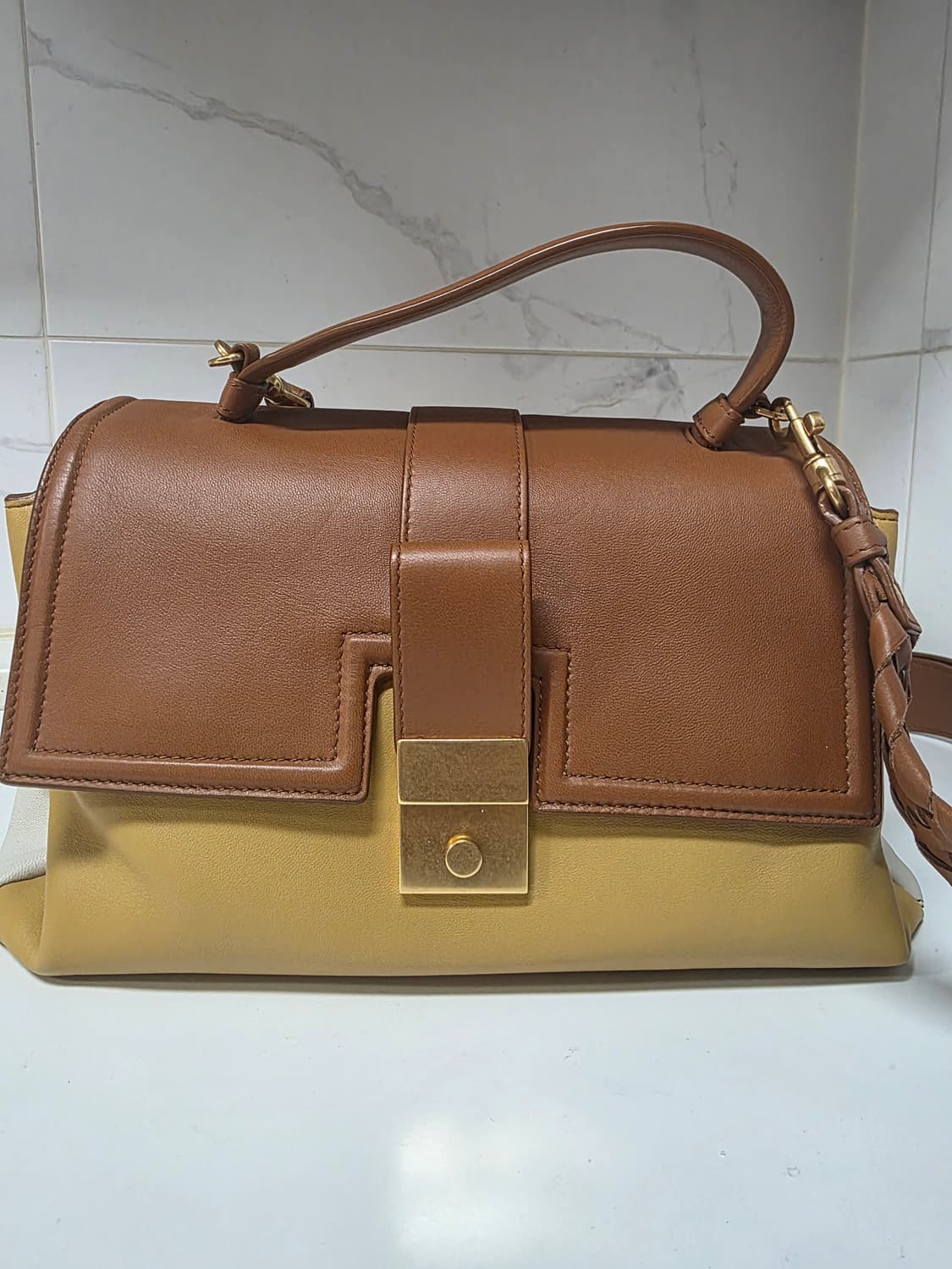 보네타베네타 피아짜 토트겸 크로스백 상품이미지1