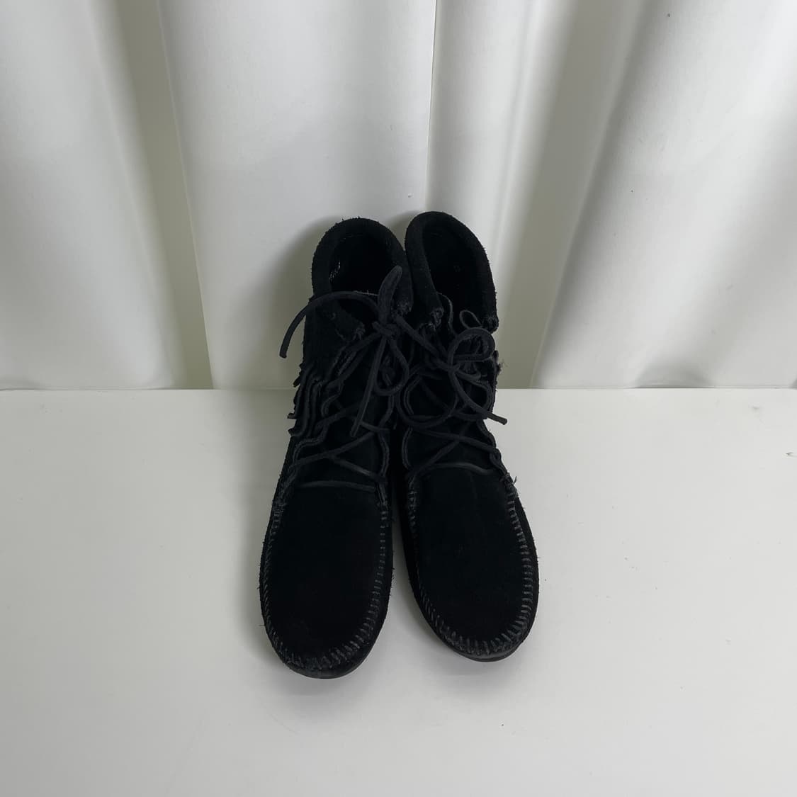 MINETONKA 미네통카 스웨이드 프린지 모카신 상품이미지2