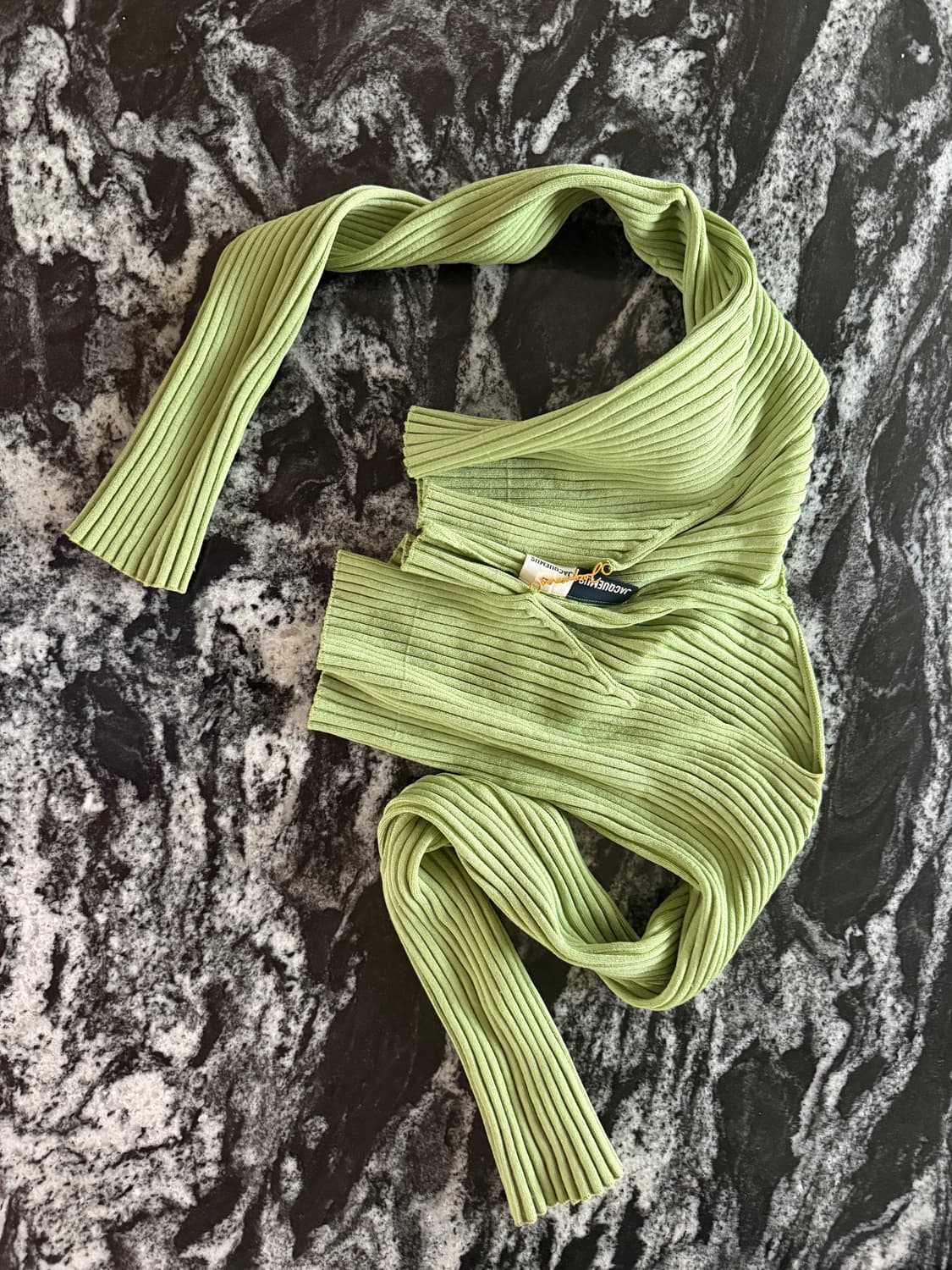 제니 착용 쟈크뮈스 볼레로 jacquemus 상품이미지5