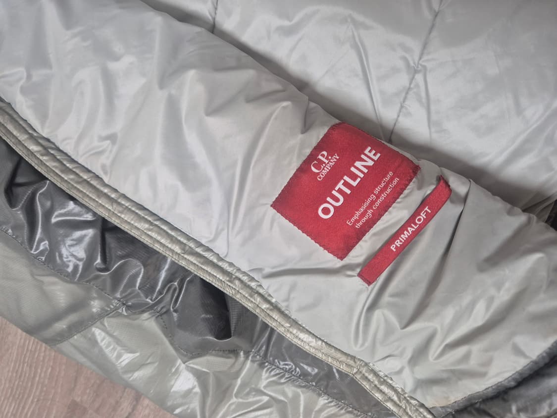 Cp컴퍼니 프리마로프트 아웃라인 경량패딩 상품이미지3