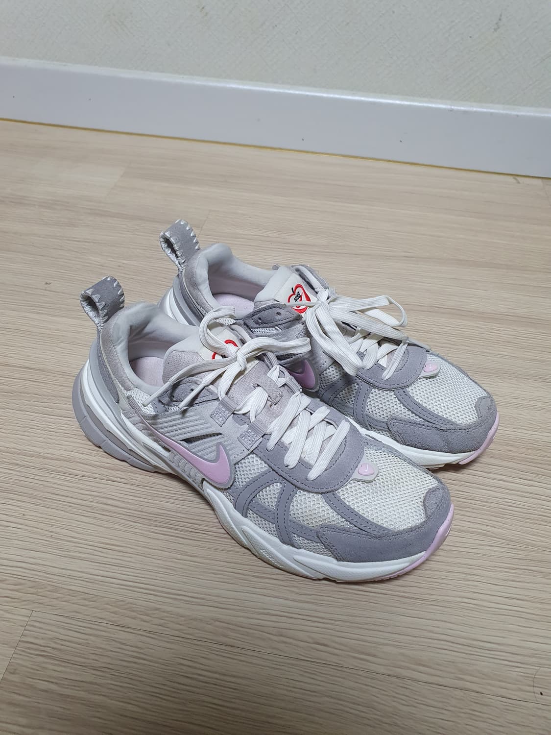 나이키 v2k 런 운동화 250 상품이미지2