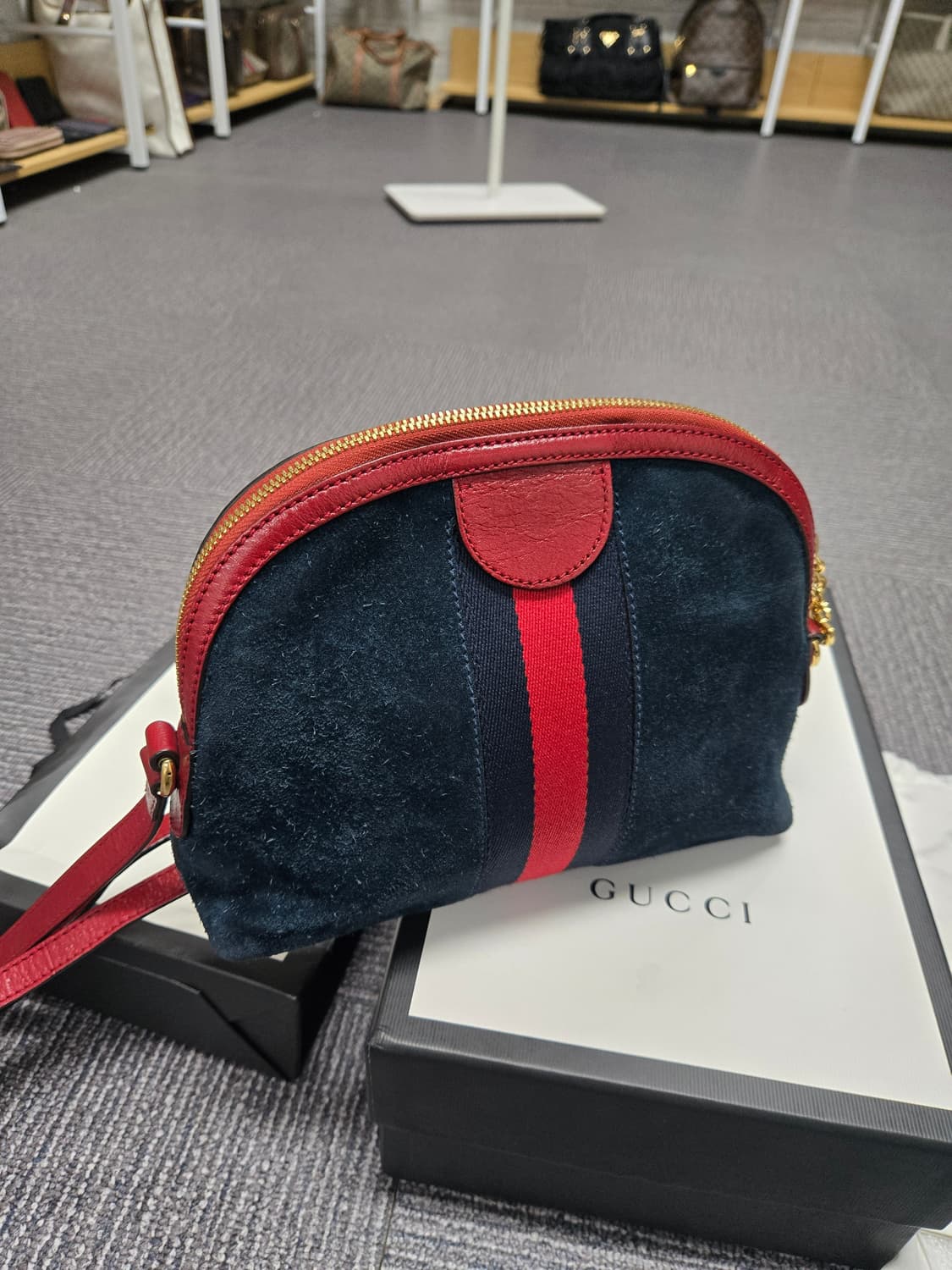 [특가][정품]구찌 오피디아 스웨이드 숄더백 상품이미지2