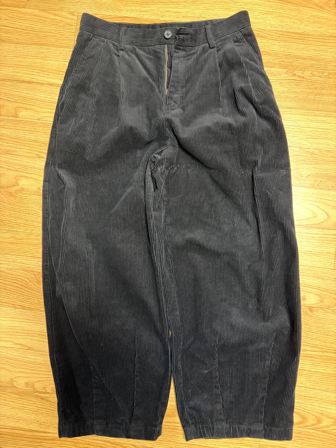 무탠다드 코듀로이 와이드 벌룬 팬츠 블랙 30사이즈 상품이미지2